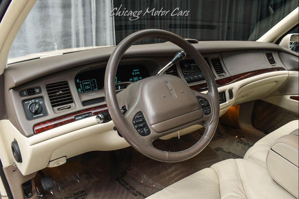 used 1997 Lincoln Town Car car, priced at $19,800