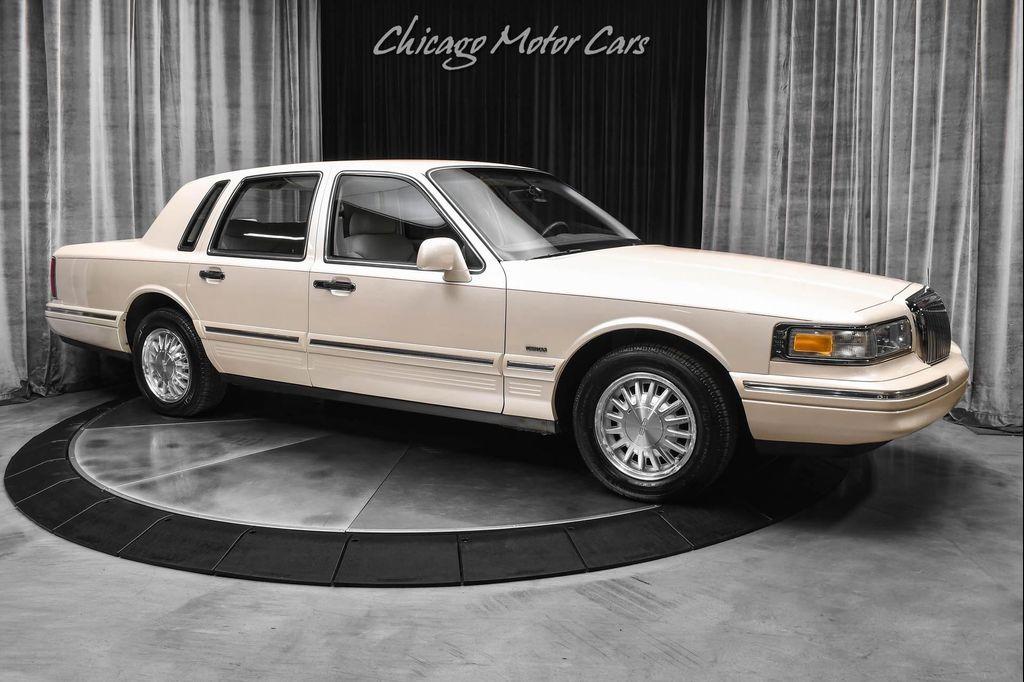 used 1997 Lincoln Town Car car, priced at $19,800