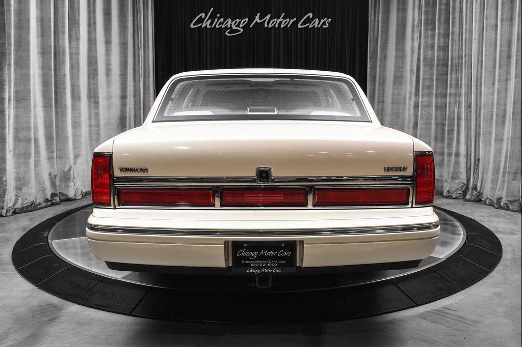 used 1997 Lincoln Town Car car, priced at $19,800