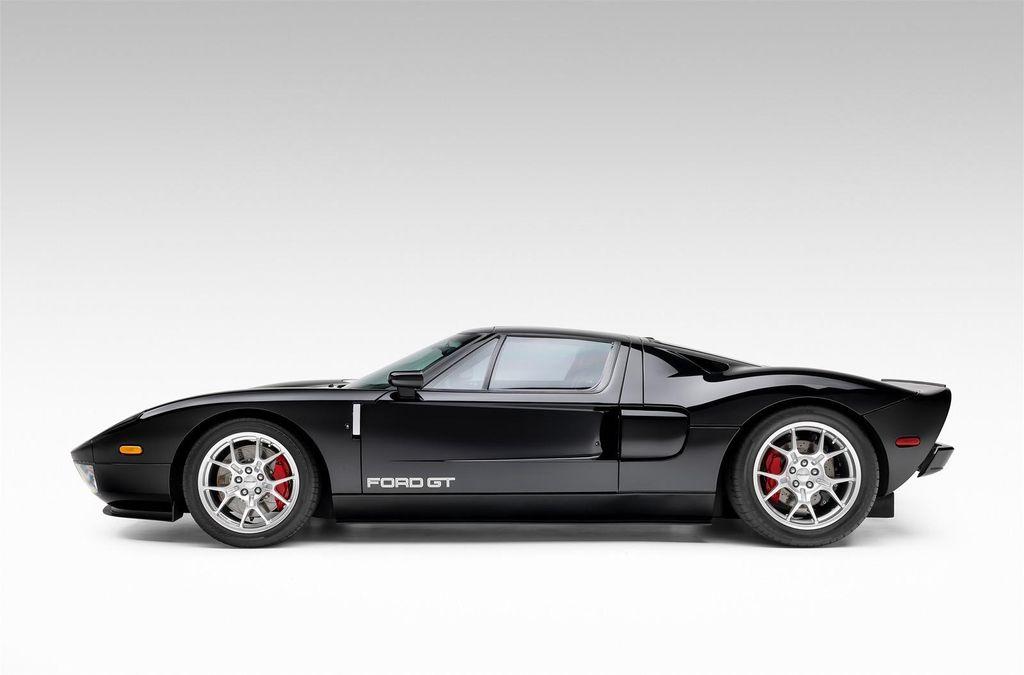 used 2005 Ford GT car