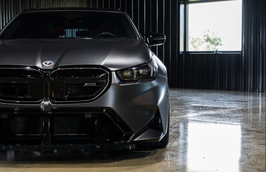 used 2025 BMW M5 car