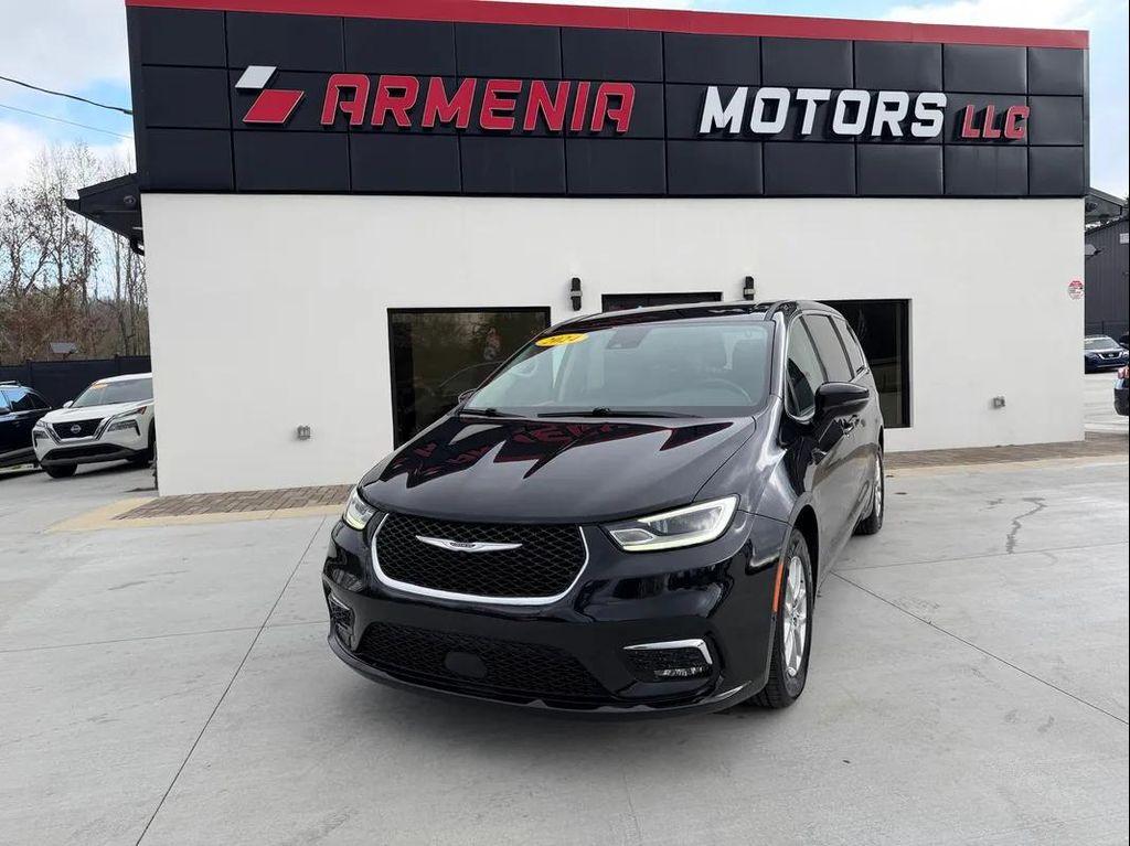used 2024 Chrysler Pacifica car, priced at $24,450
