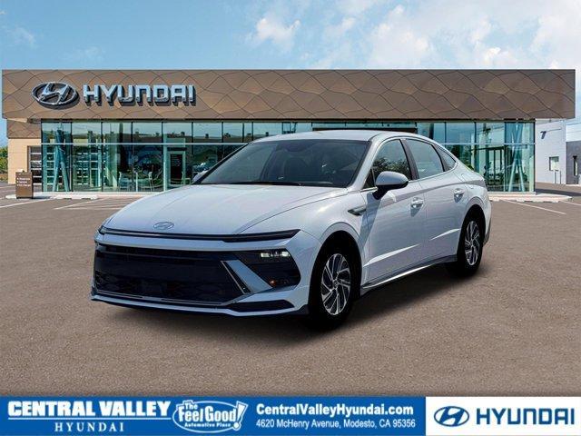 new 2026 Hyundai Sonata Hybrid car, priced at $31,655