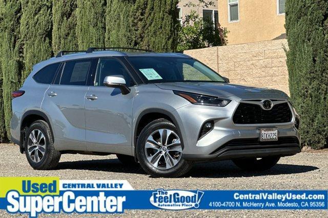 used 2021 Toyota Highlander car, priced at $29,400