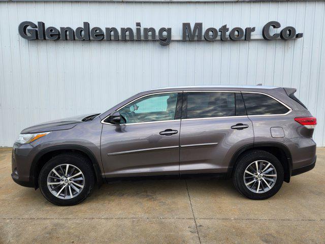 used 2019 Toyota Highlander car, priced at $19,900