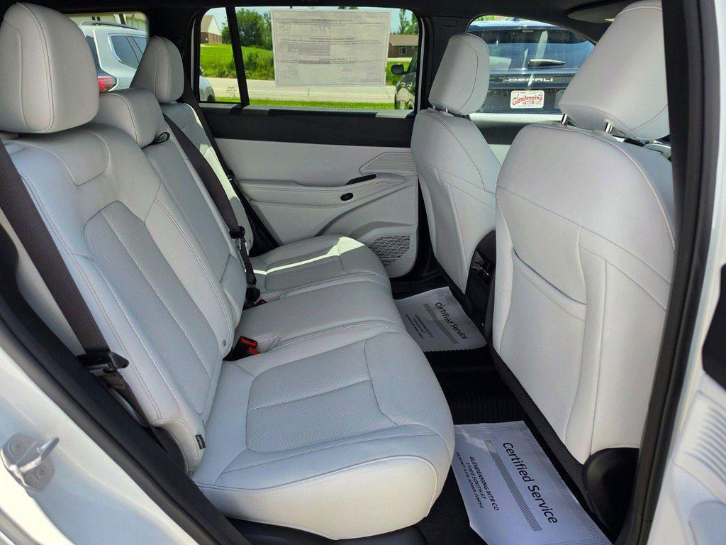 new 2026 Jeep Cherokee car, priced at $42,290