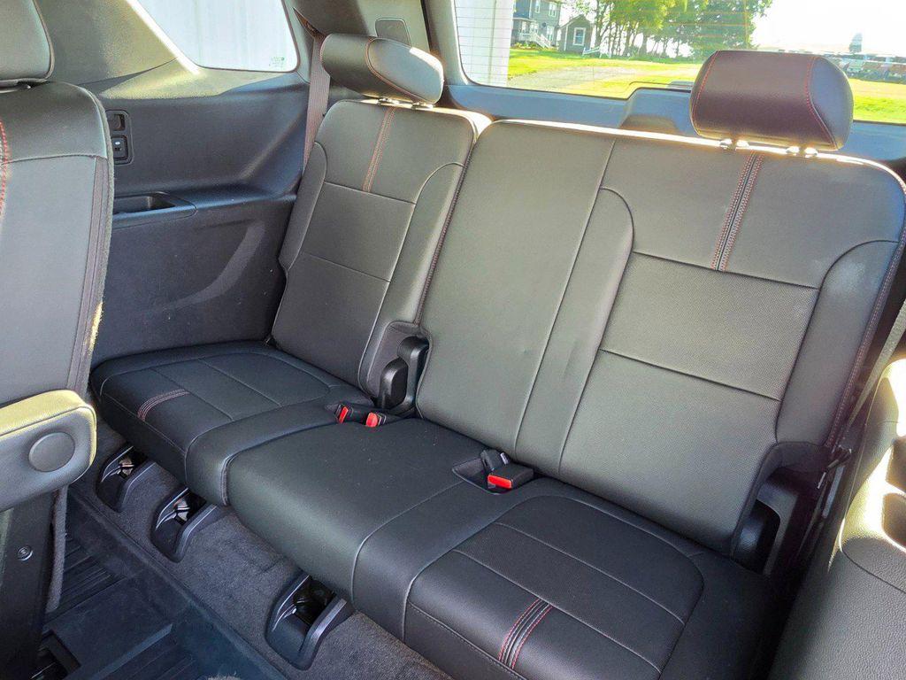 used 2022 Chevrolet Traverse car, priced at $23,900