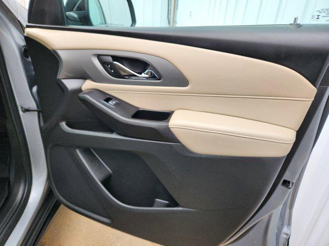 used 2023 Chevrolet Traverse car, priced at $31,900