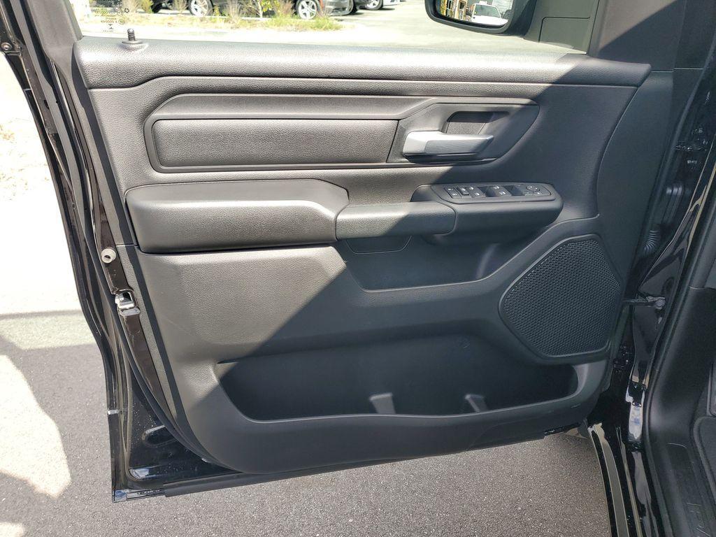 new 2025 Ram 1500 car, priced at $41,000
