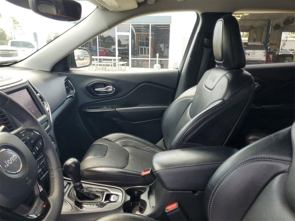 used 2023 Jeep Cherokee car, priced at $22,266