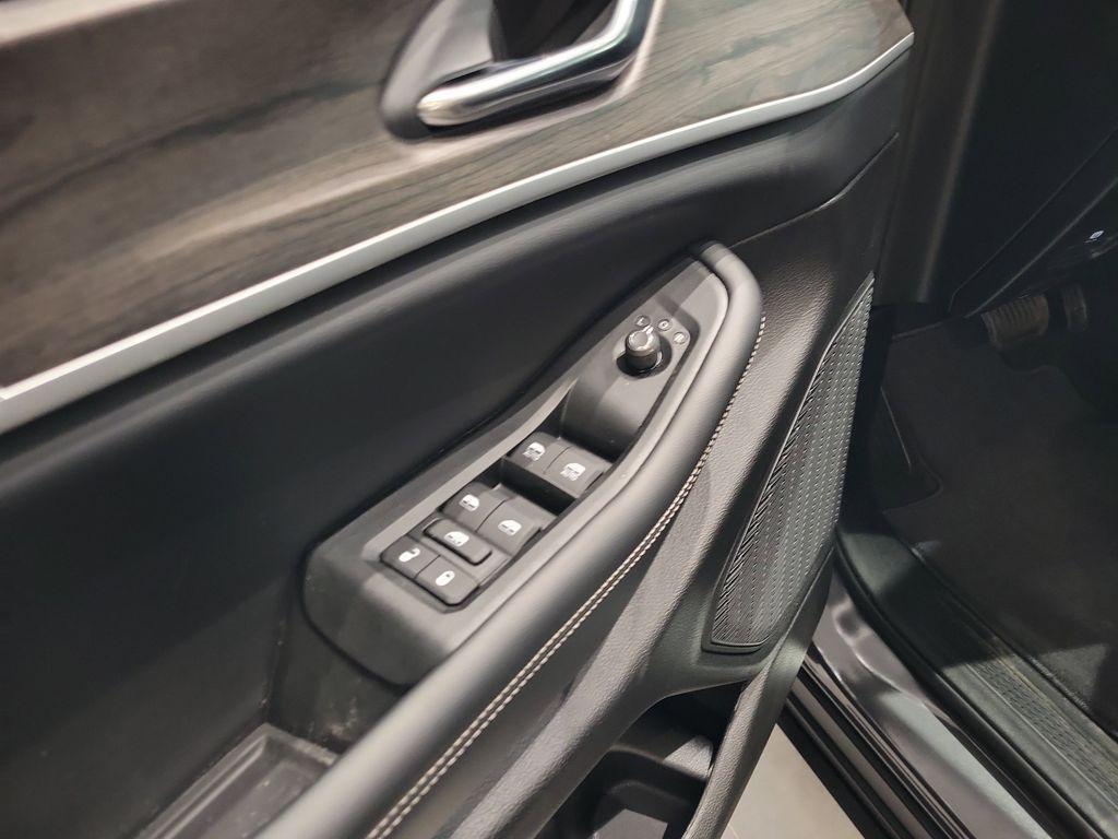 new 2026 Jeep Grand Cherokee car, priced at $48,014