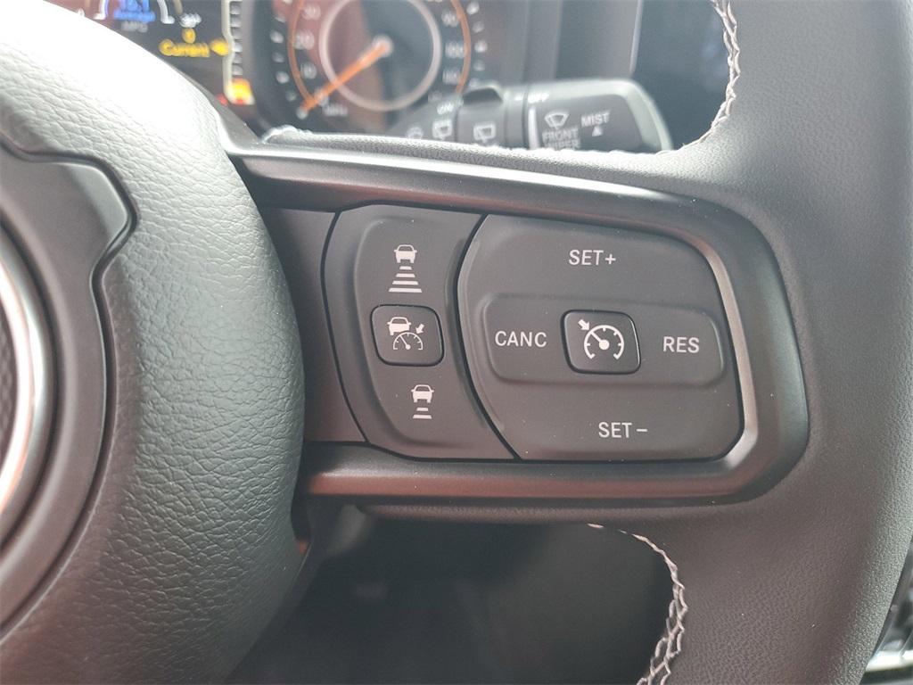 new 2025 Jeep Wrangler car, priced at $43,800