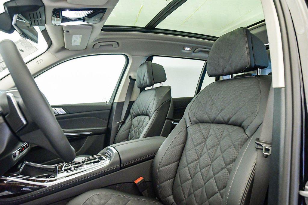 new 2026 BMW X7 car, priced at $91,725