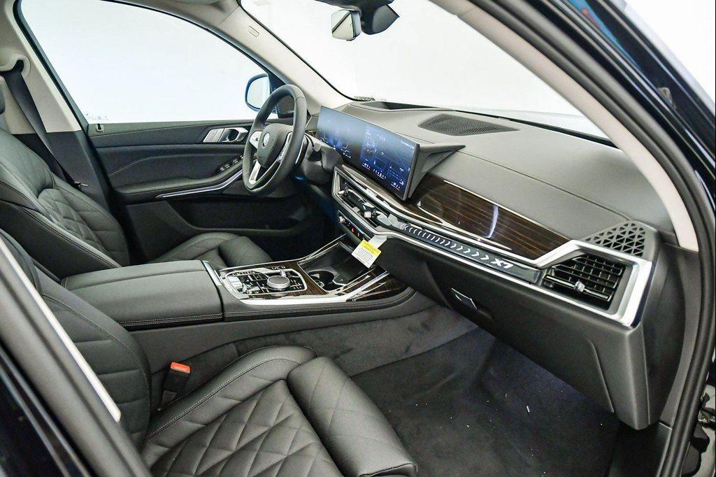 new 2026 BMW X7 car, priced at $91,725
