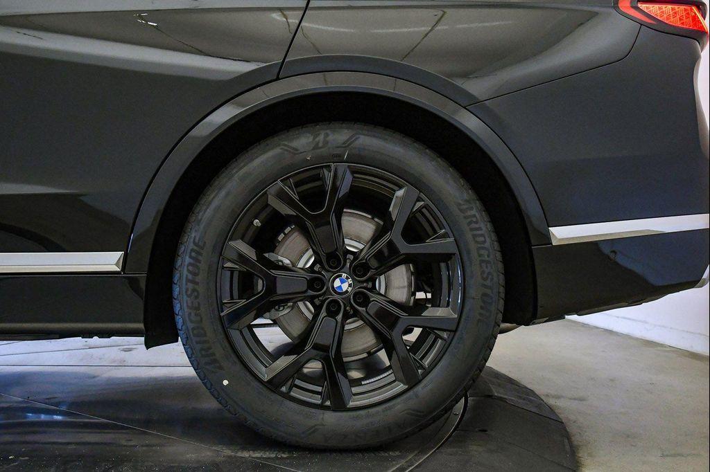 new 2026 BMW X7 car, priced at $91,725