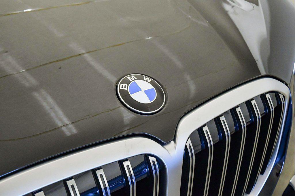 new 2026 BMW X7 car, priced at $91,725