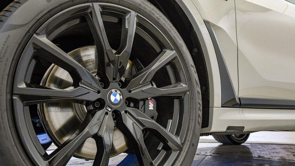 new 2026 BMW X7 car, priced at $126,495