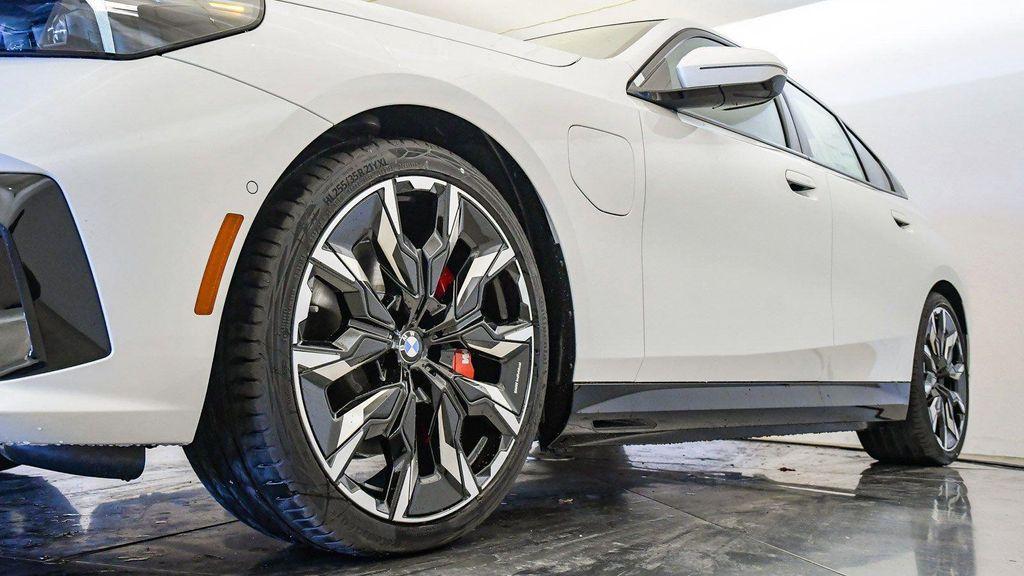 new 2026 BMW 550e car, priced at $86,925