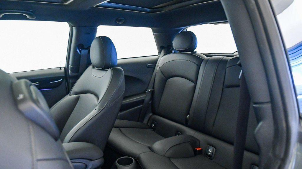 used 2023 MINI Hardtop car, priced at $24,437