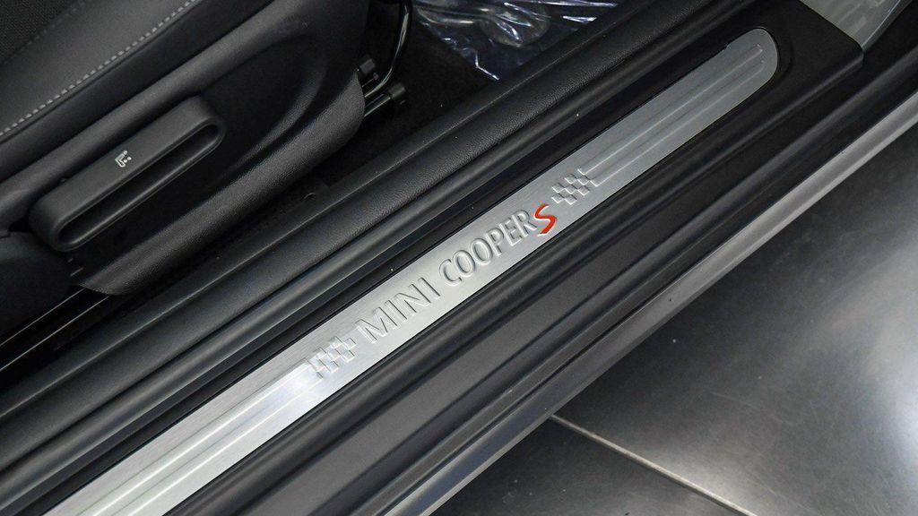 used 2023 MINI Hardtop car, priced at $24,437