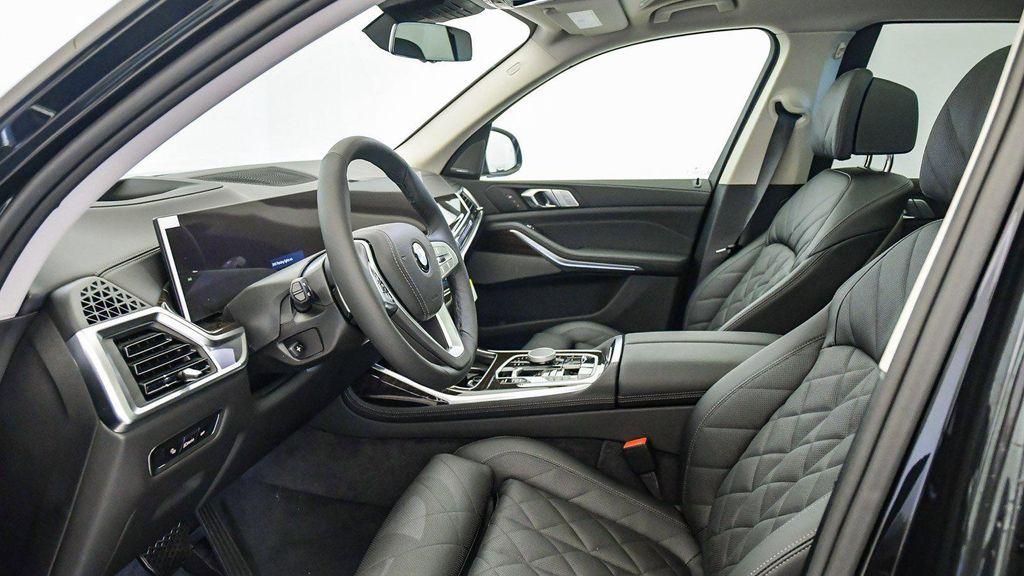 new 2026 BMW X7 car, priced at $89,725