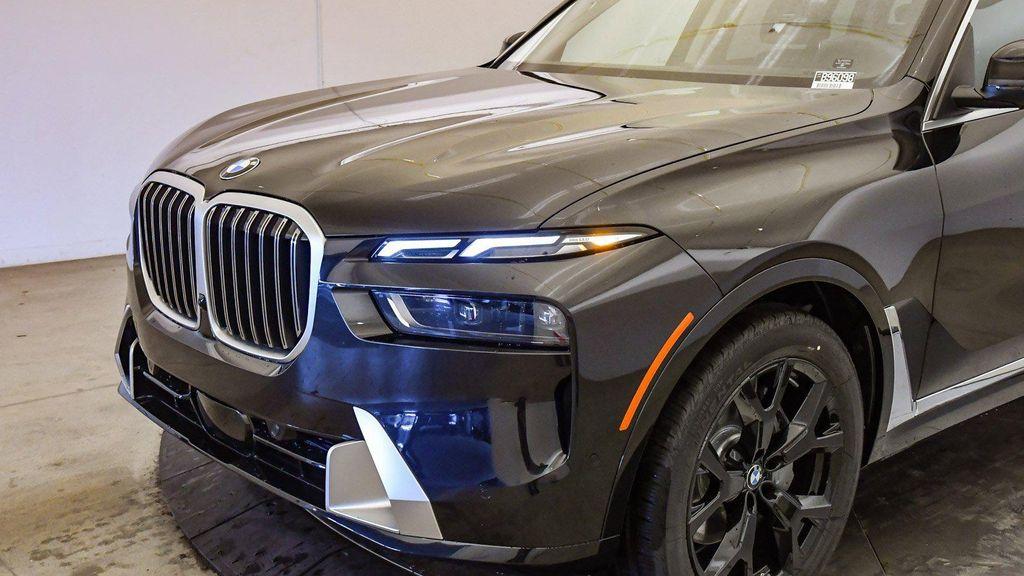 new 2026 BMW X7 car, priced at $89,725