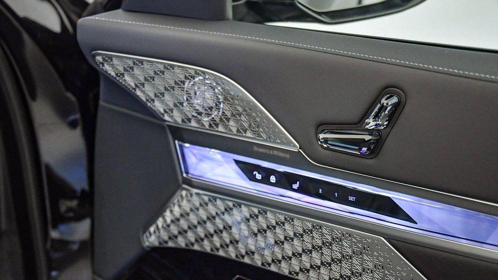 new 2026 BMW 760 car, priced at $134,125