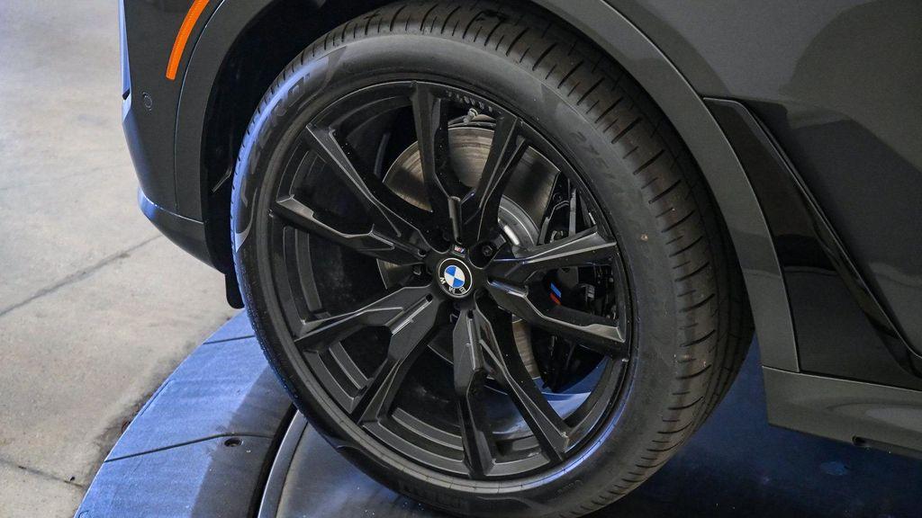 new 2027 BMW X7 car, priced at $101,302