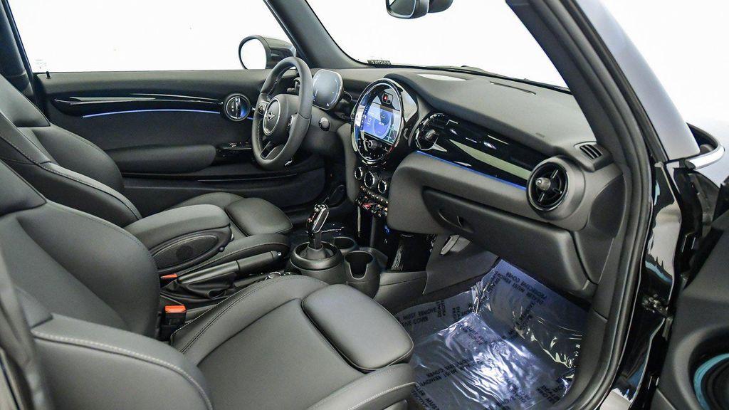 used 2023 MINI Hardtop car, priced at $26,015