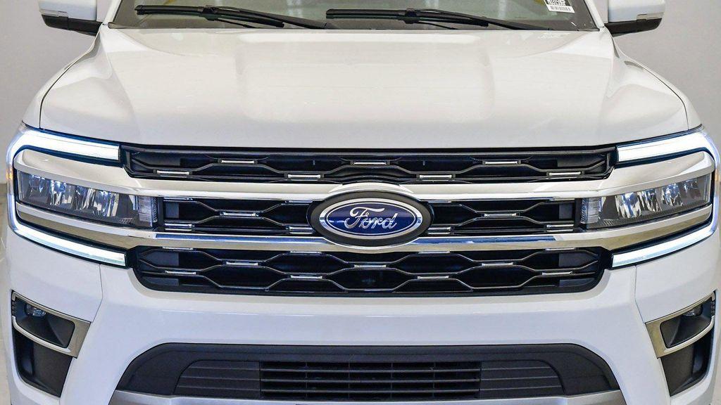 used 2023 Ford Expedition car, priced at $35,999
