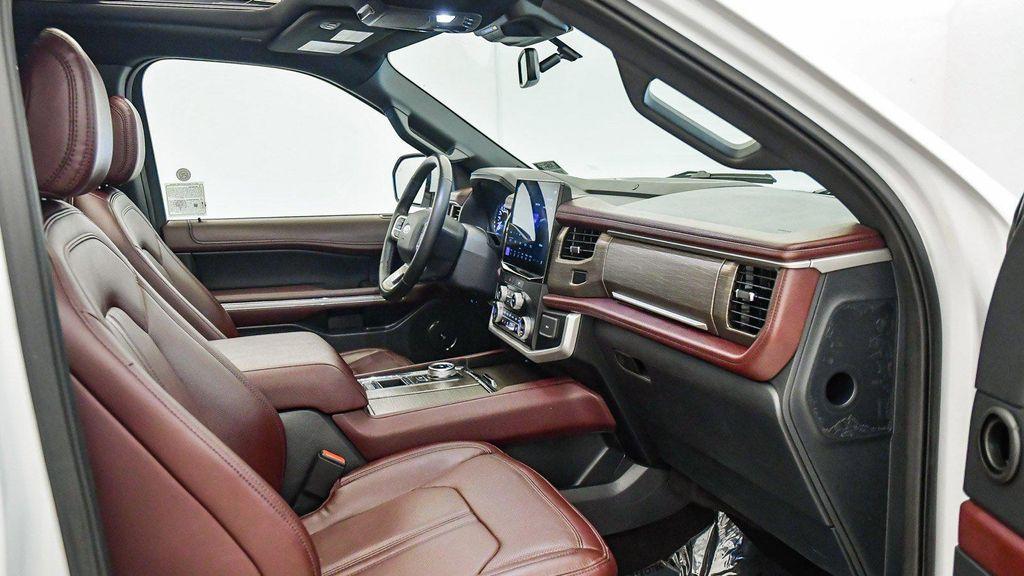 used 2023 Ford Expedition car, priced at $35,999