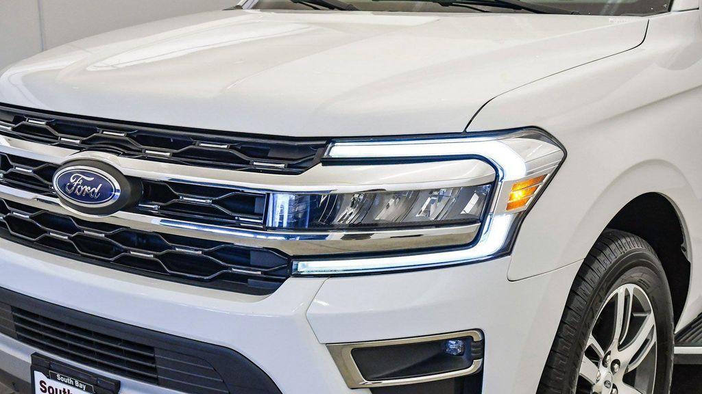 used 2023 Ford Expedition car, priced at $35,999