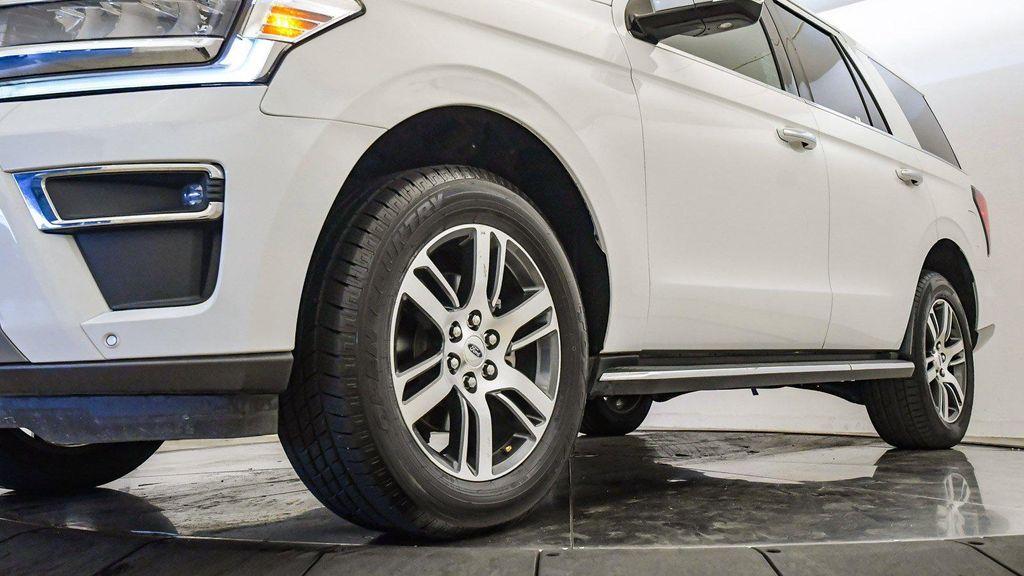 used 2023 Ford Expedition car, priced at $35,999