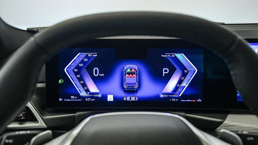 BMW 3 Series view 22