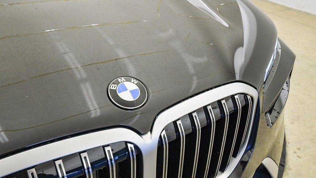 new 2026 BMW X7 car, priced at $90,115