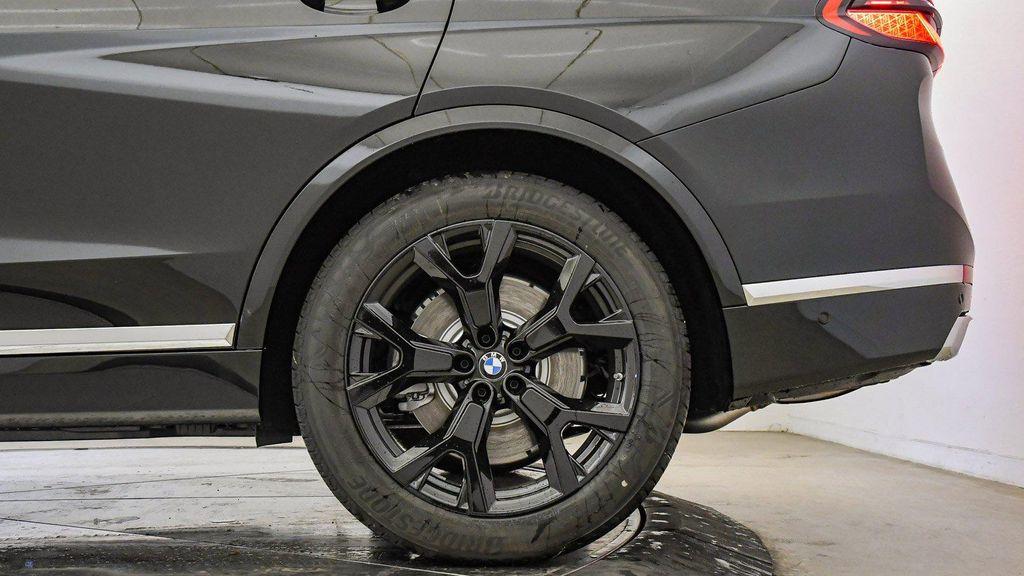 new 2026 BMW X7 car, priced at $90,115