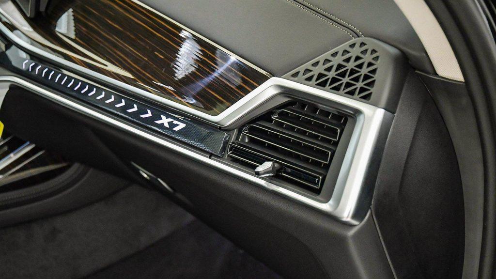 new 2026 BMW X7 car, priced at $90,115