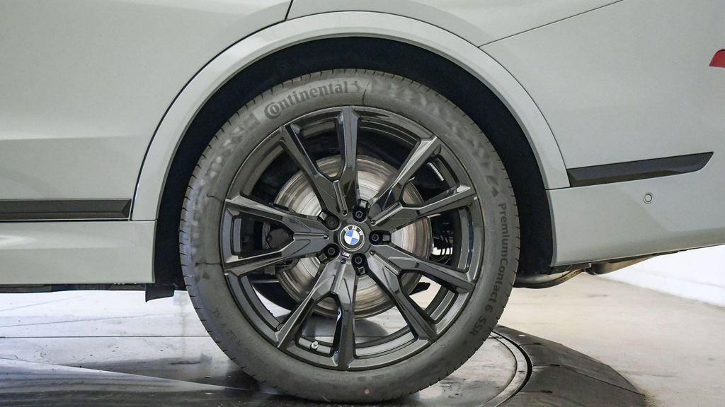 new 2026 BMW X7 car, priced at $125,425