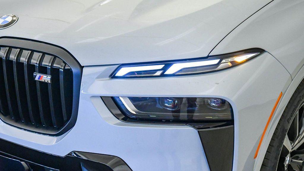 new 2026 BMW X7 car, priced at $125,425
