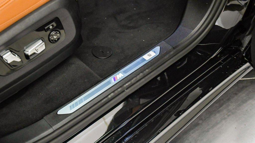 new 2026 BMW X7 car, priced at $95,665