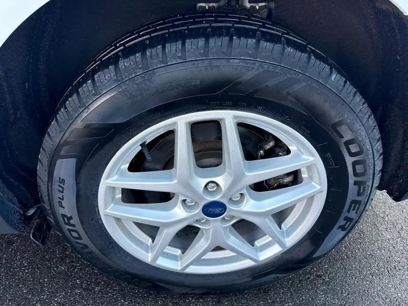 used 2021 Ford Edge car, priced at $17,495