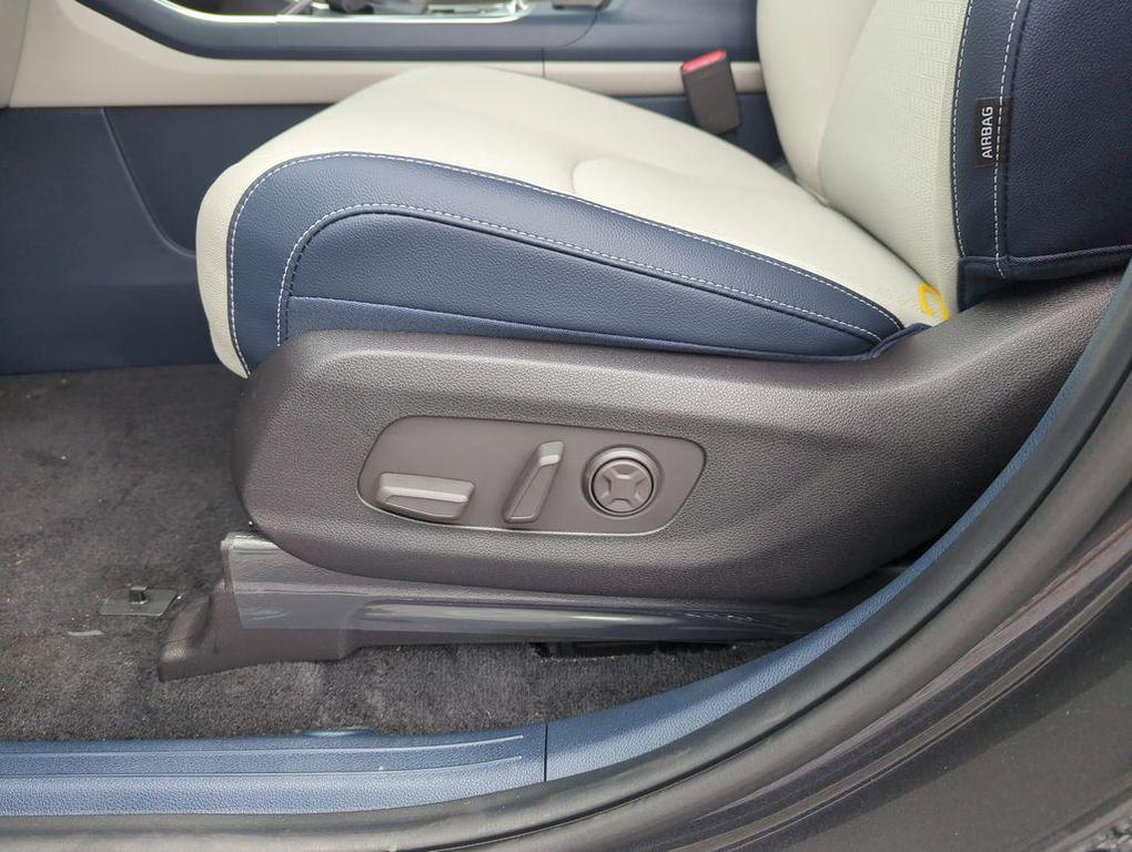 new 2026 Kia Carnival car, priced at $48,901