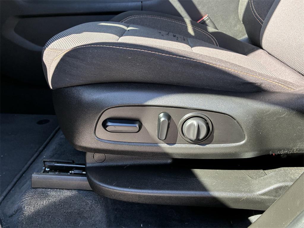 used 2021 Chevrolet Traverse car, priced at $18,722