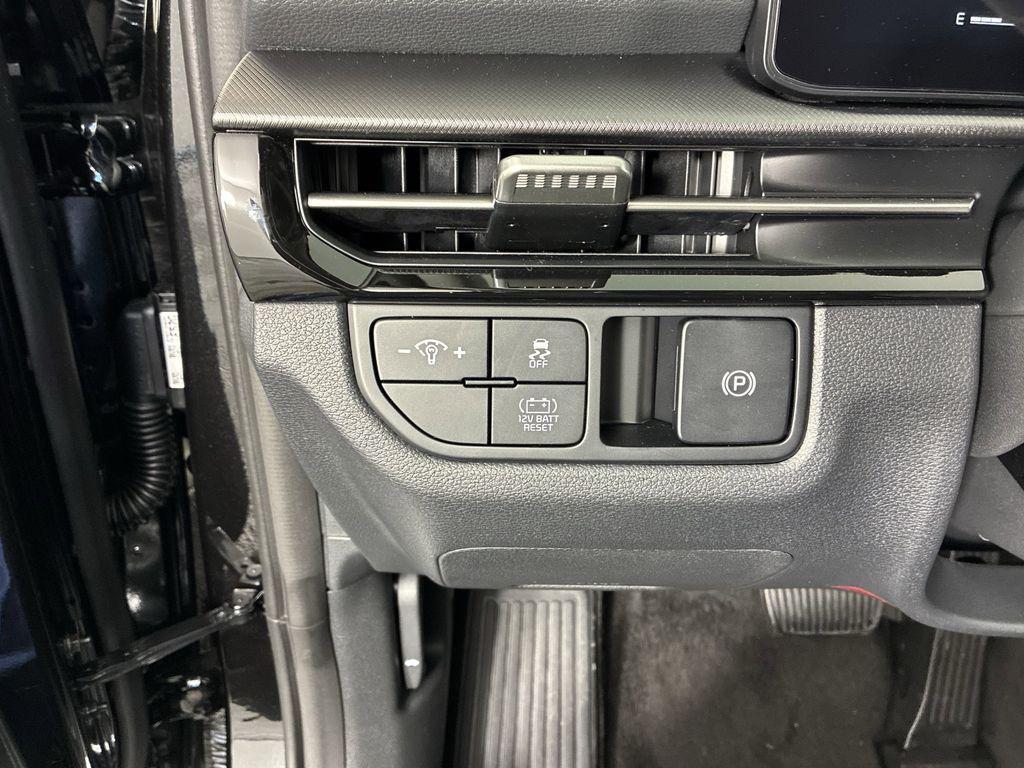 new 2026 Kia Sportage Hybrid car, priced at $27,718