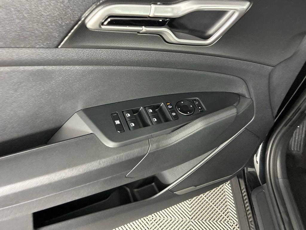 new 2026 Kia Sportage Hybrid car, priced at $27,718