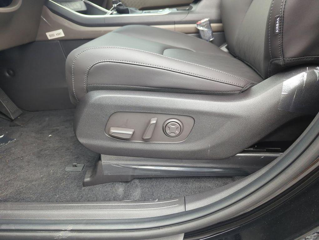 new 2026 Kia Carnival car, priced at $39,175