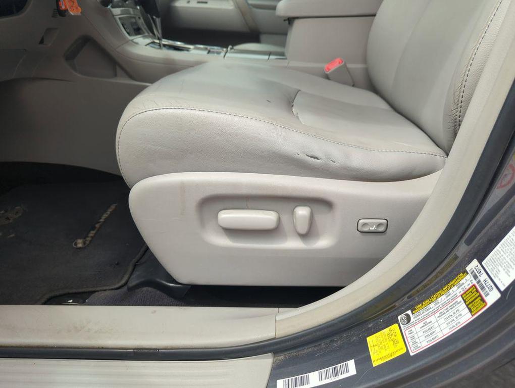 used 2011 Toyota Highlander car, priced at $13,632