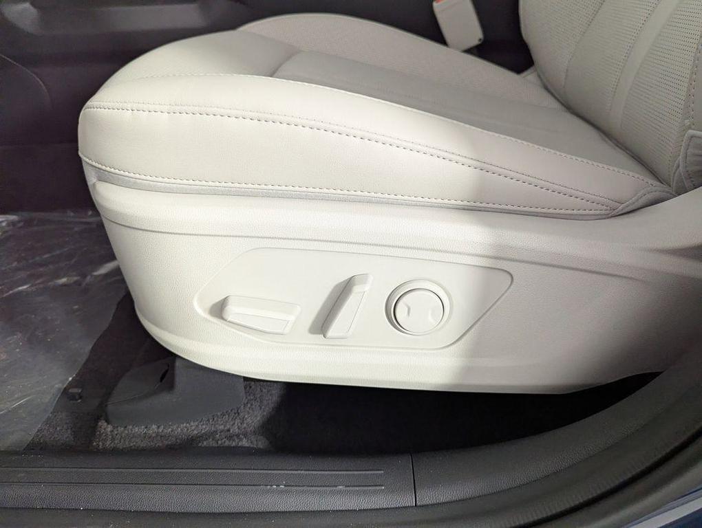 new 2026 Kia Sorento car, priced at $34,393