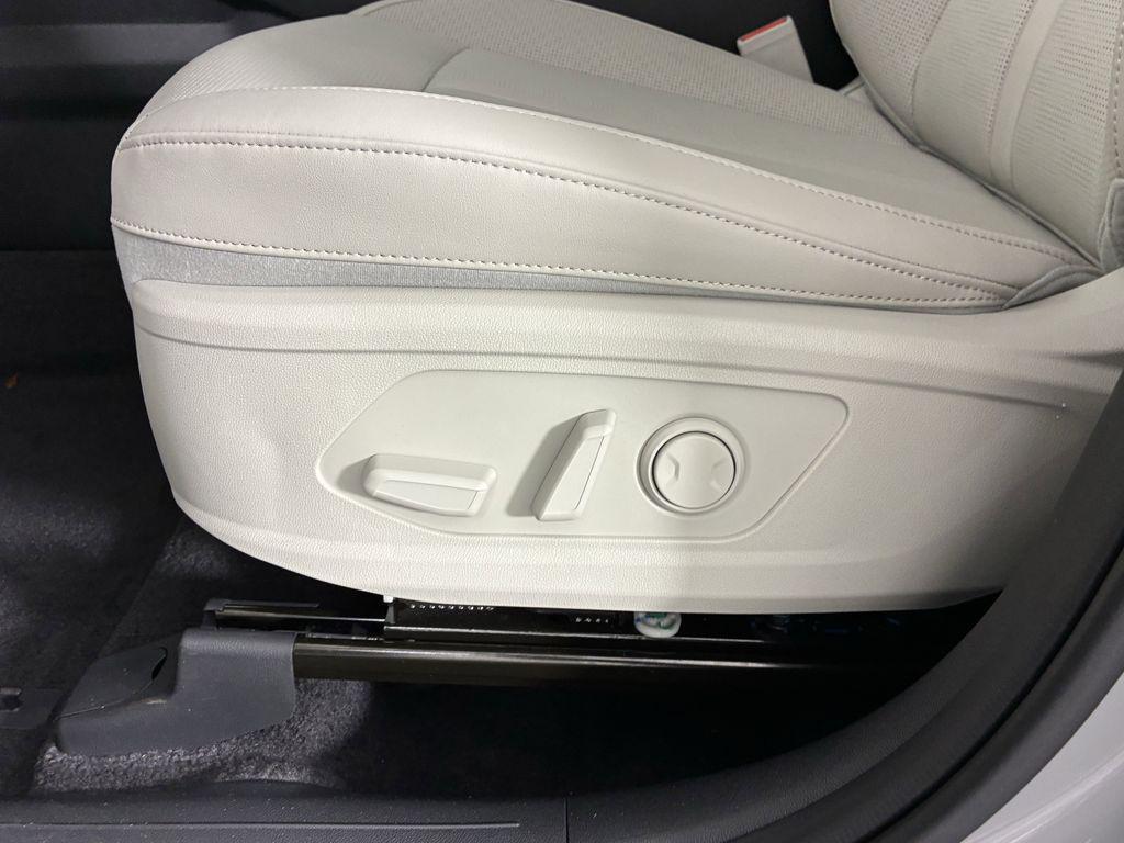 new 2026 Kia Sorento car, priced at $32,859