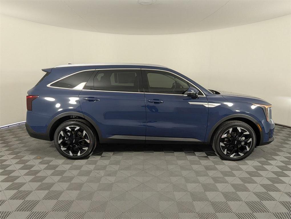 new 2026 Kia Sorento car, priced at $38,125